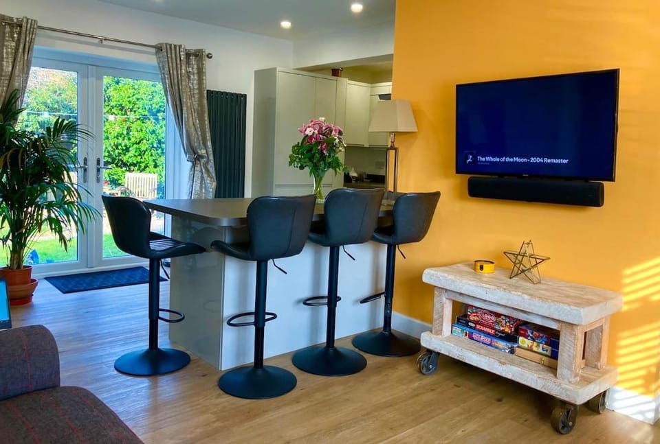 Elkstone House, Hot tub Luxury, Comfortable Home House in Malvern Hills District