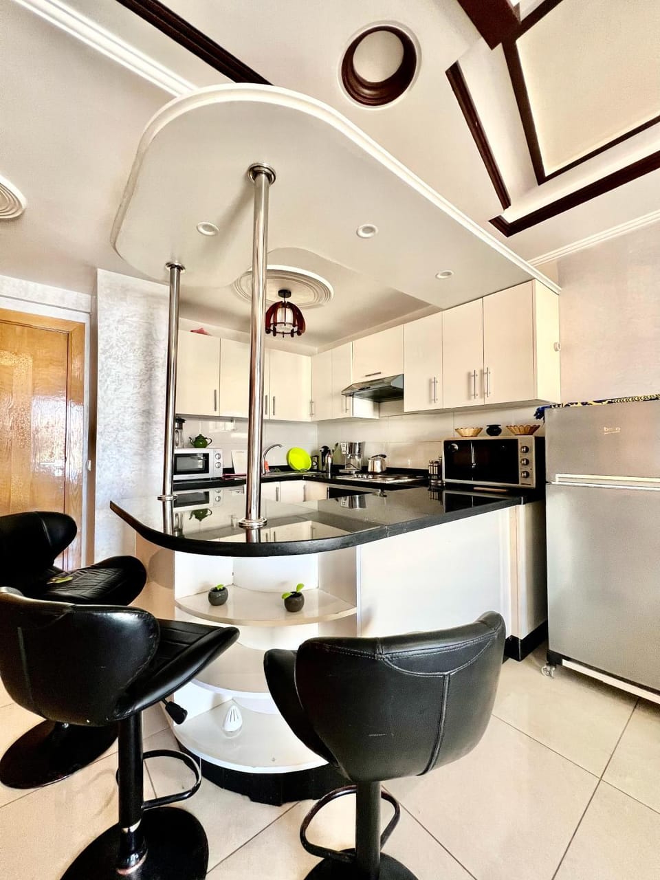 Kitchen or kitchenette, Dining area, dishwasher, oven, pet friendly