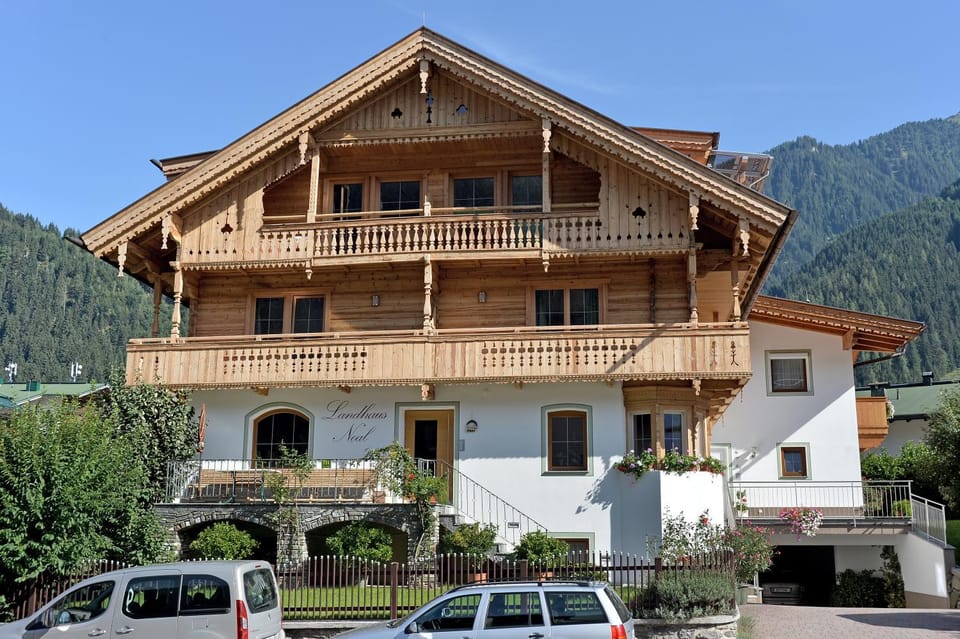 Landhaus Noal Apartment in Mayrhofen