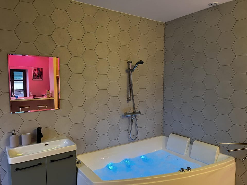 Hot Tub, Bathroom, Bath