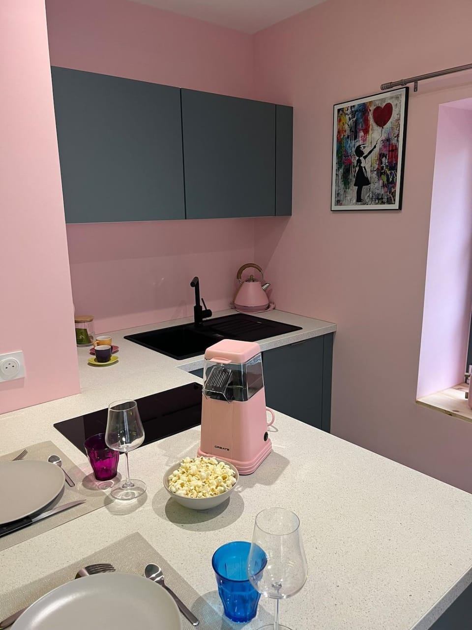 Kitchen or kitchenette, Food and drinks, Dining area, Food