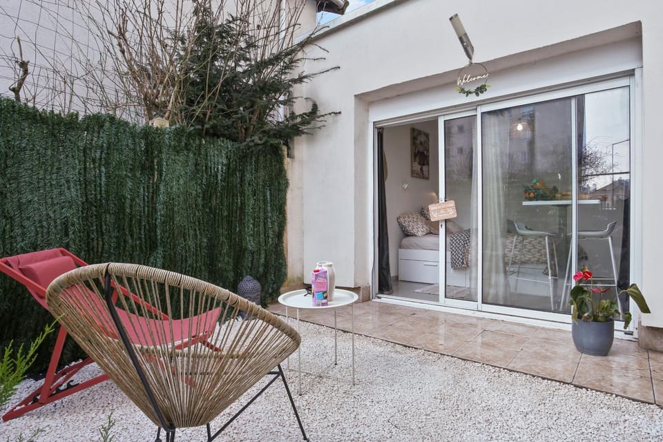 Agréable jardin secret - studio cocon lumineux - 10min Paris et Orly Apartment in Île-de-France