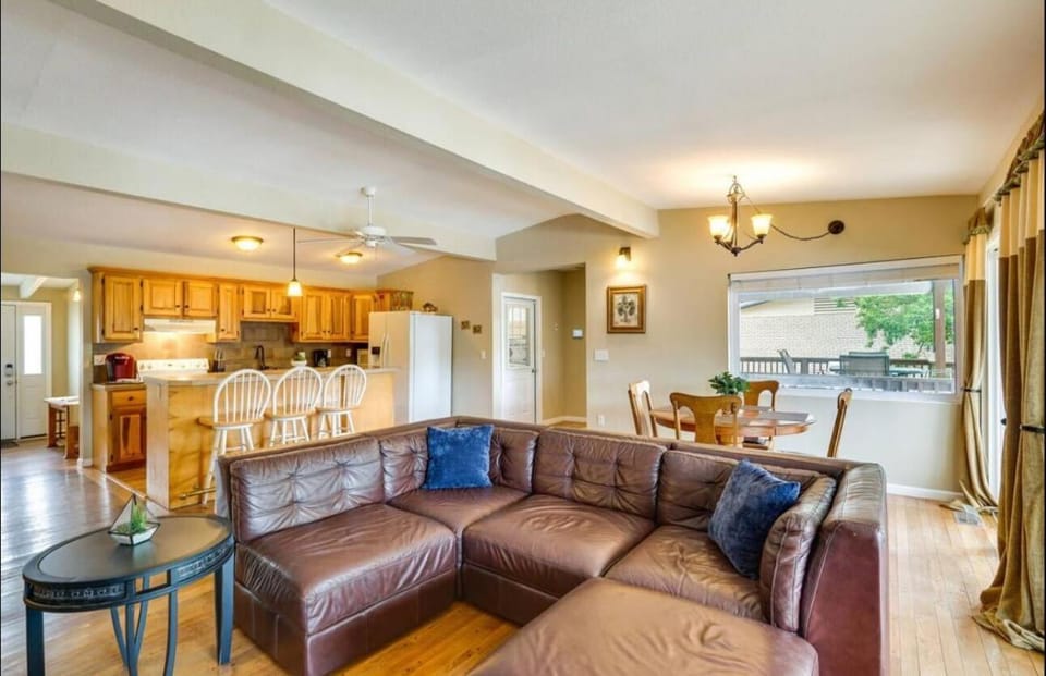 Backwater Cove 4 Bed25 BathDockDeck-Sleeps 12 House in Osage Beach