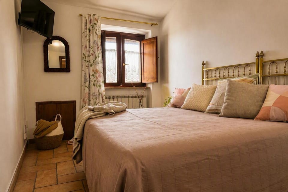 La Dolce Casa Centre Free Parking Family House in L'Aquila