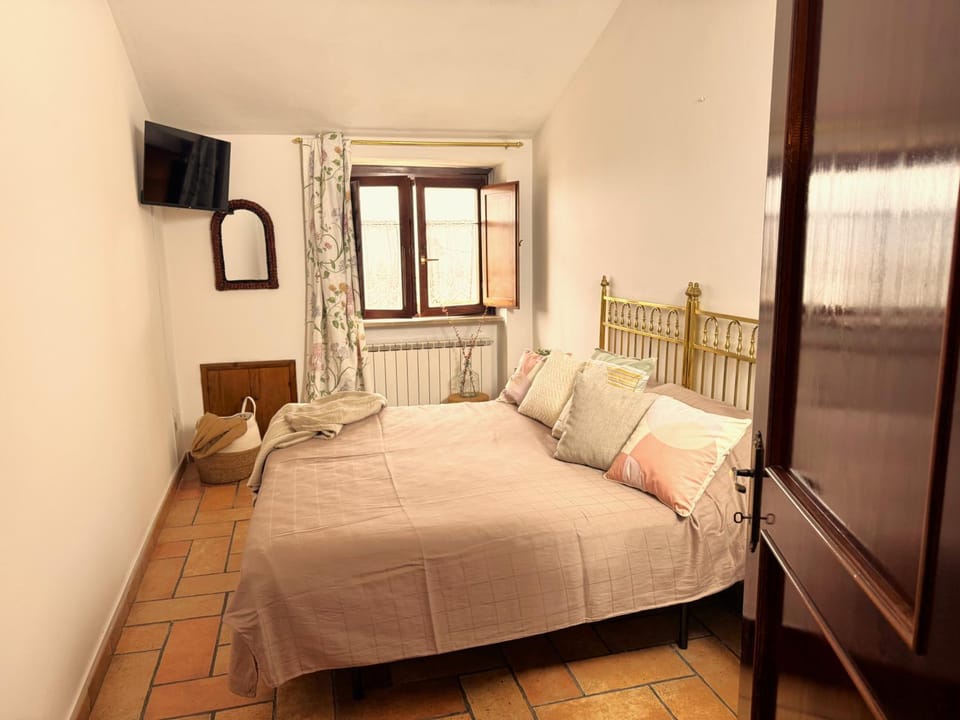 La Dolce Casa Centre Free Parking Family House in L'Aquila
