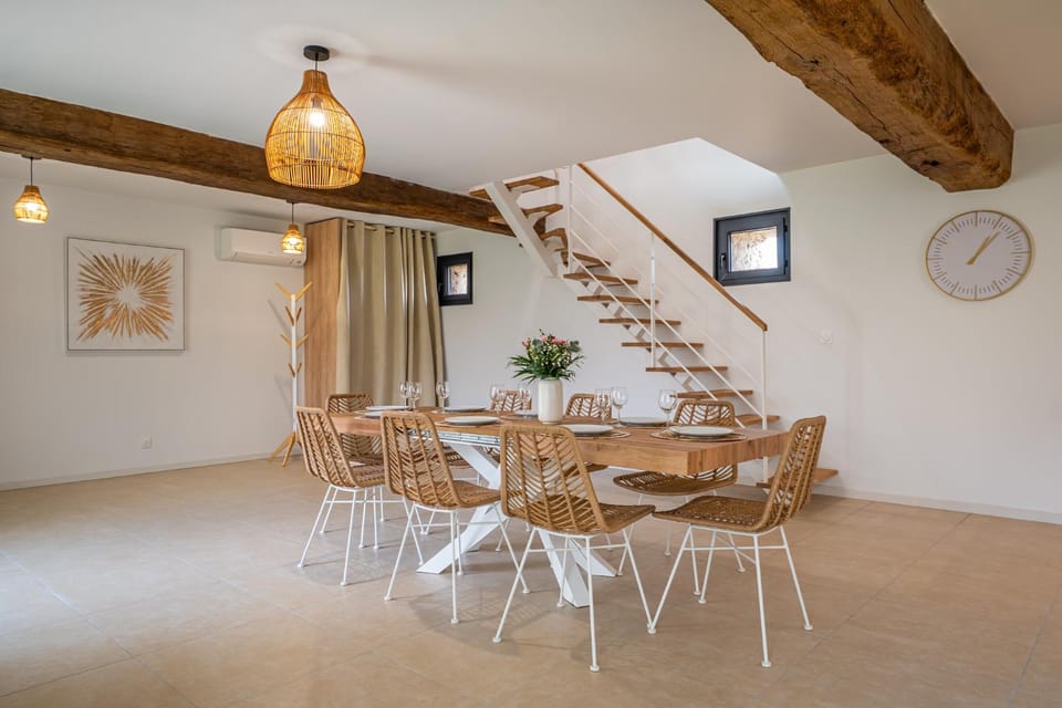 Grange de Clyna-Piscine & Spa à 10 min du circuit House in Pays de la Loire