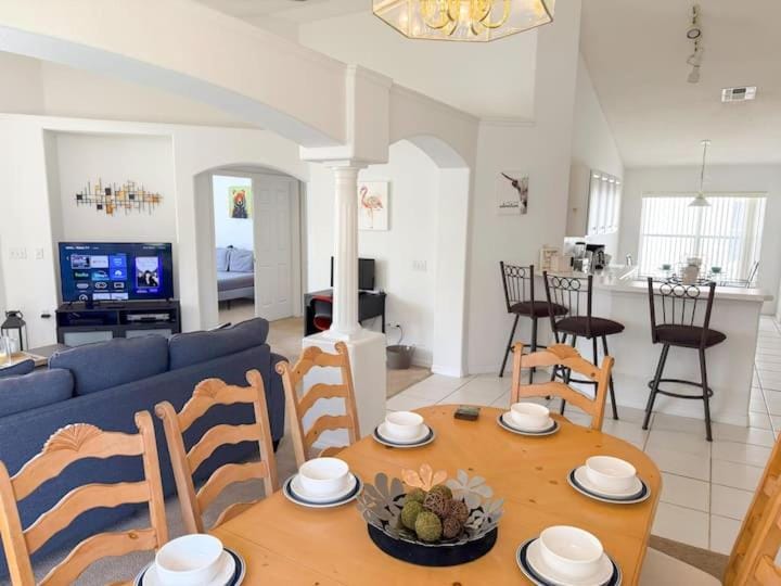 WS118LD - Lakeview - 4 Bedrooms Pool and Spa Villa in Four Corners