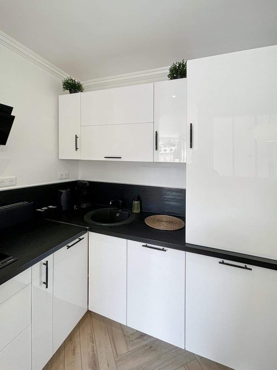 Kitchen or kitchenette, stove