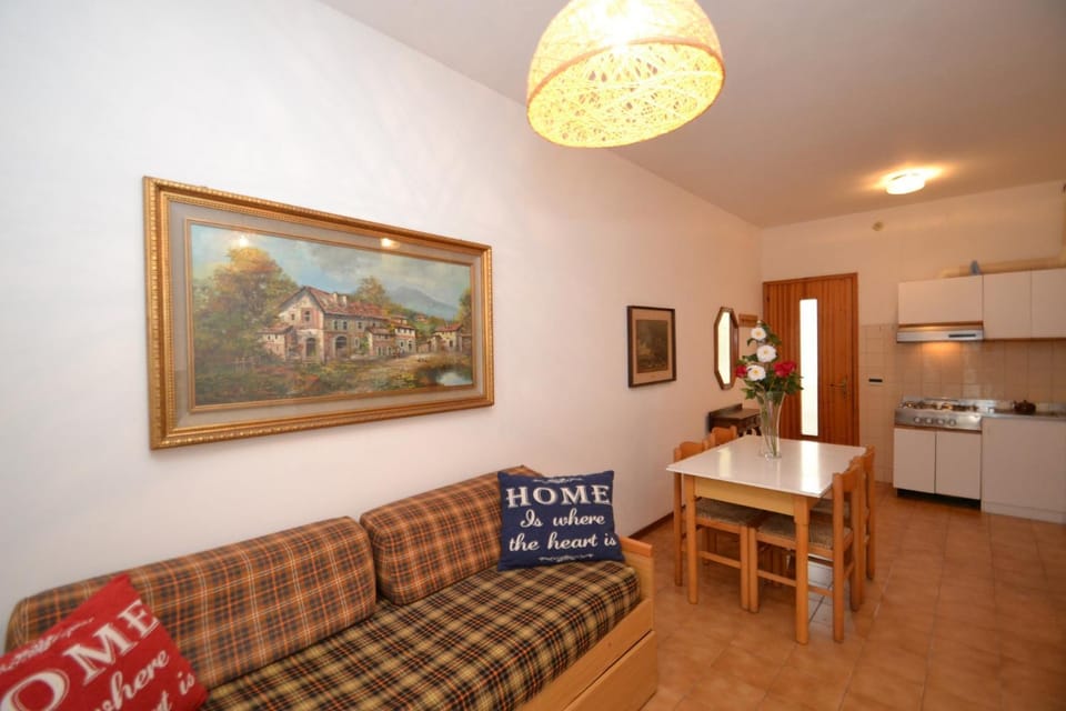 Kitchen or kitchenette, Living room, Dining area, stove