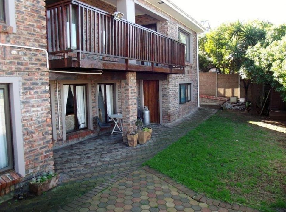 Macaw Villa Apartment in Western Cape