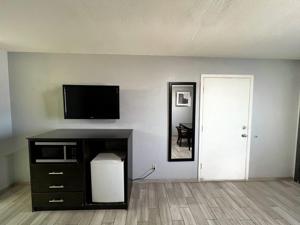 TV and multimedia, oven
