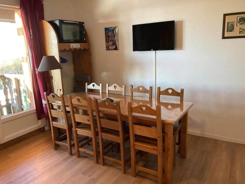 Appartement duplex 8 pers à Super-Besse avec wifi et piscine chauffée Apartment in Besse-et-Saint-Anastaise