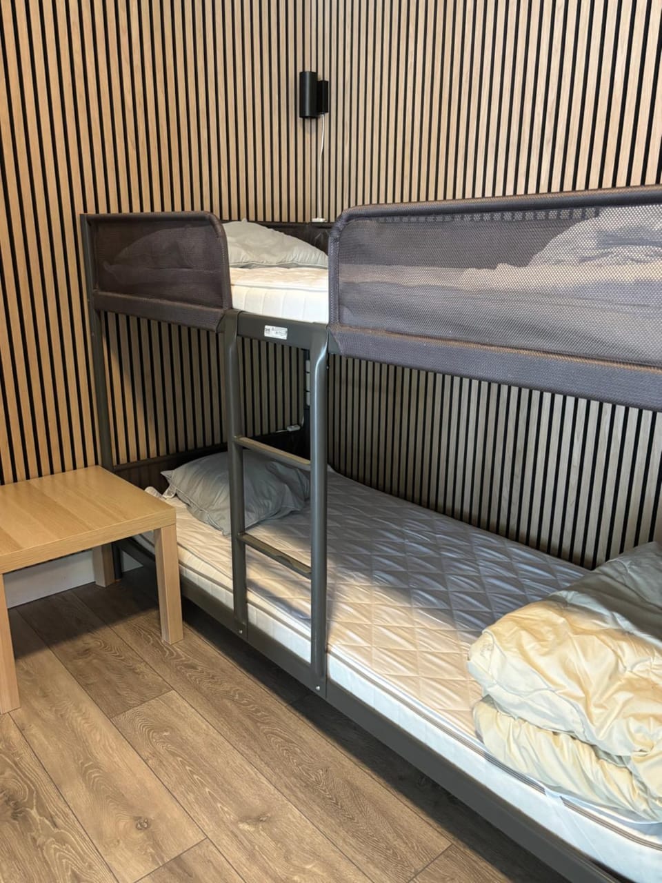 Bed, Photo of the whole room, bunk bed