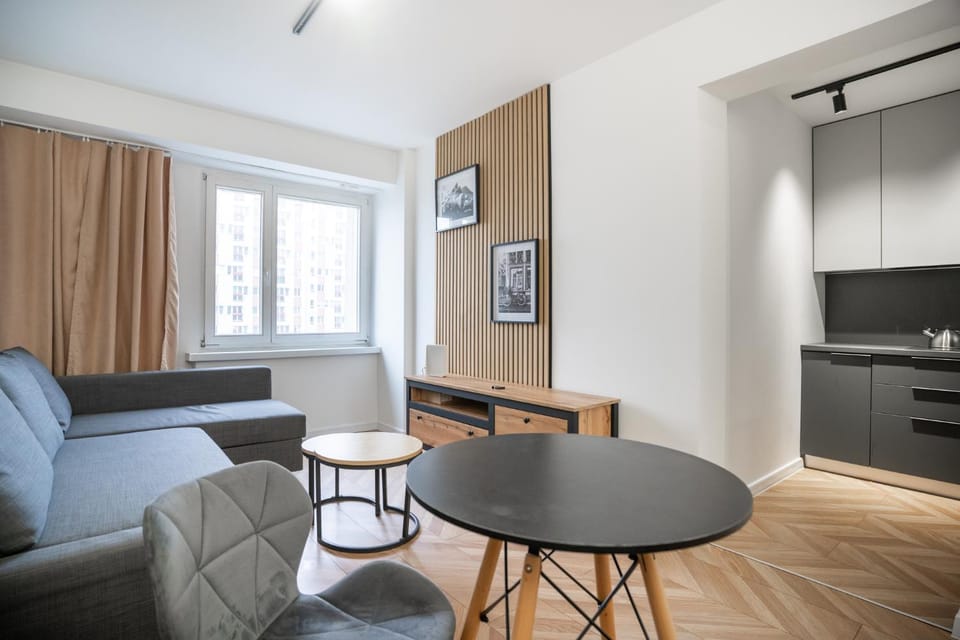 Kitchen or kitchenette, Living room, Seating area, Dining area