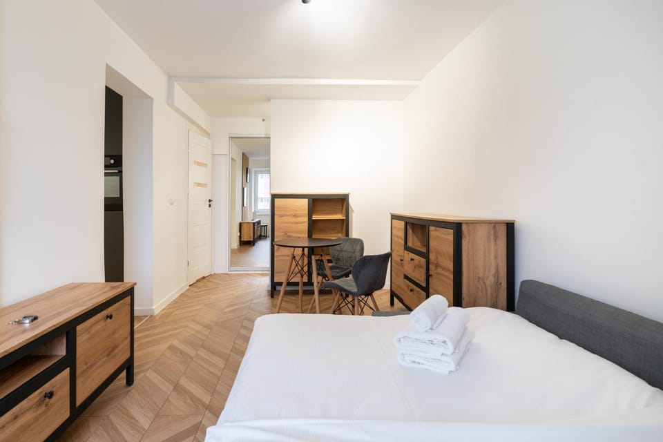 Bed, Living room, Photo of the whole room, Seating area, Bedroom, wardrobe