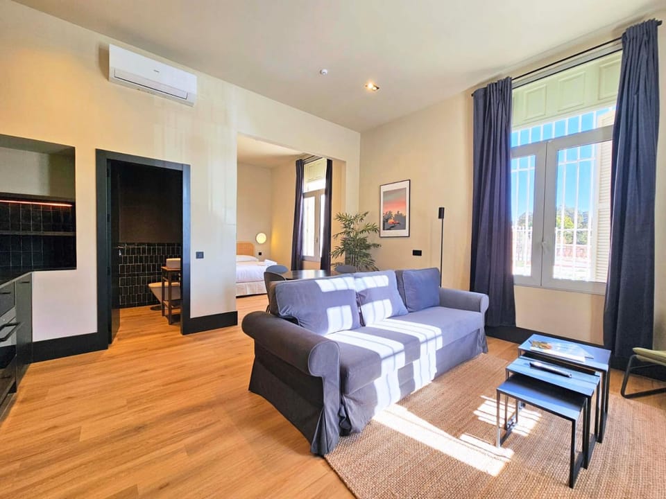Living room, Photo of the whole room