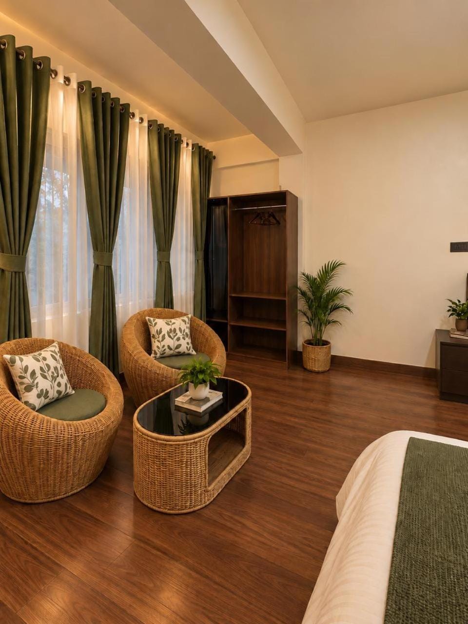 Bed, Photo of the whole room, Seating area, Bedroom, wardrobe