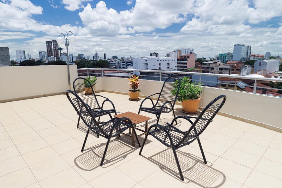 View (from property/room), Balcony/Terrace, Seating area, City view
