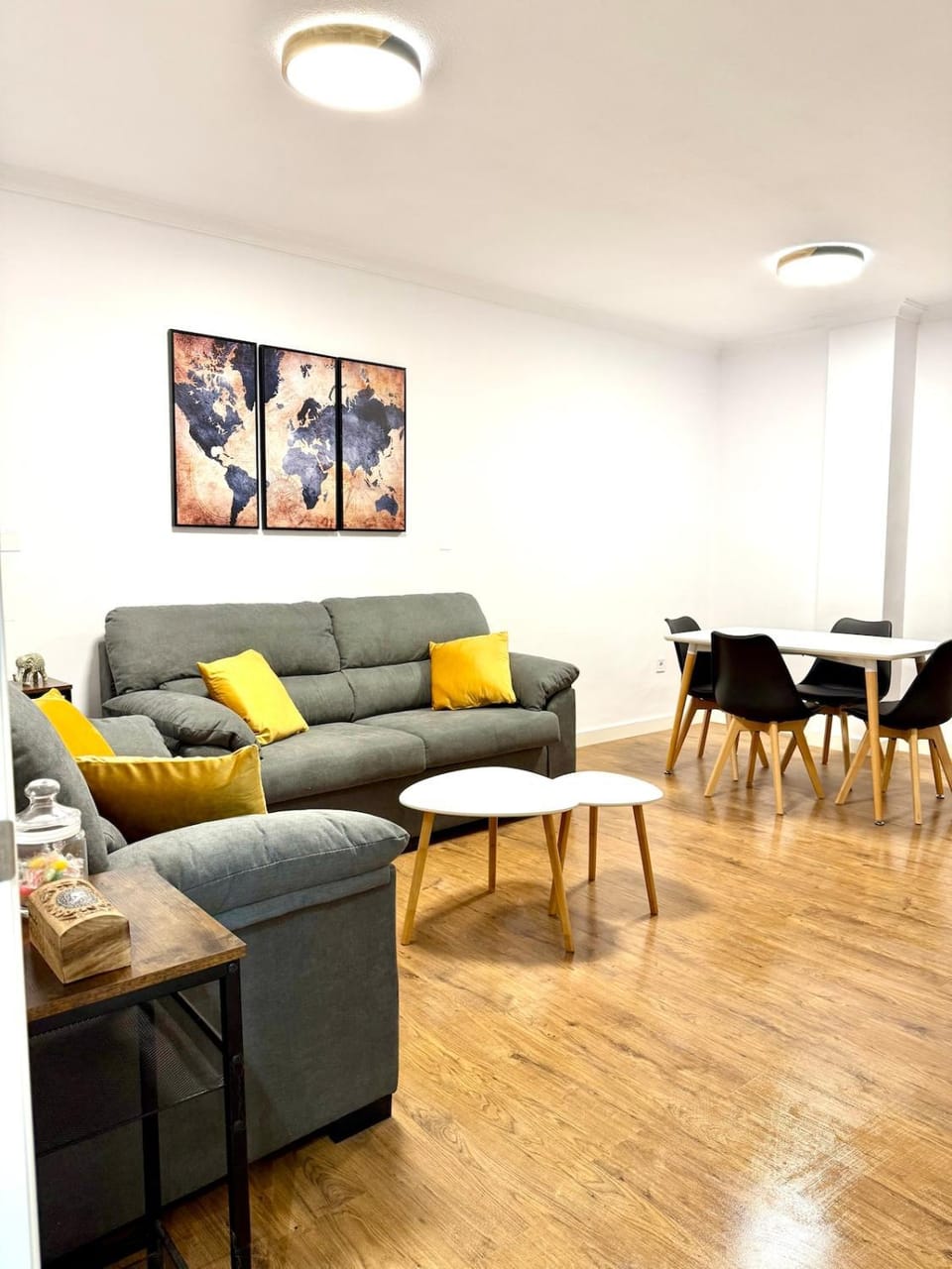 Living room, Dining area