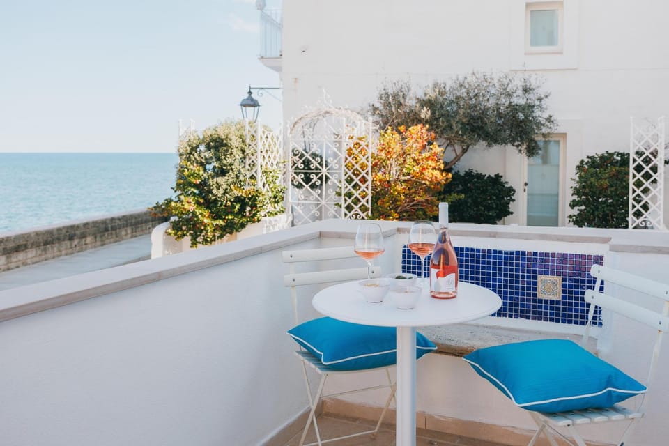 Property building, Balcony/Terrace, Sea view