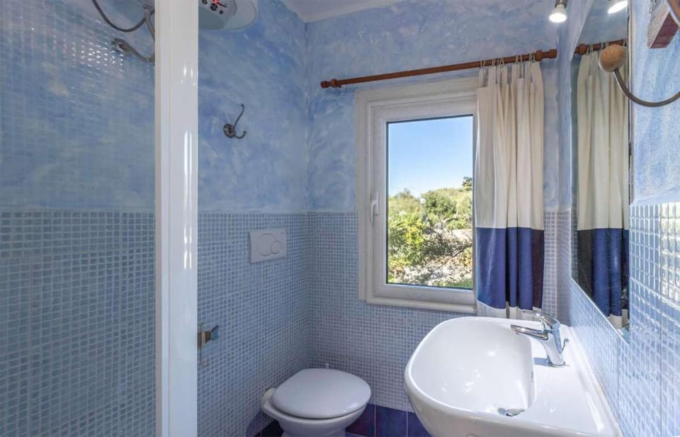 Relaxing BaiaDeBahas 2BedApt Trilo6 sleeps 6 Apartment in Sardinia