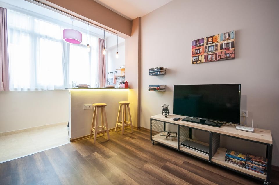 Day, TV and multimedia