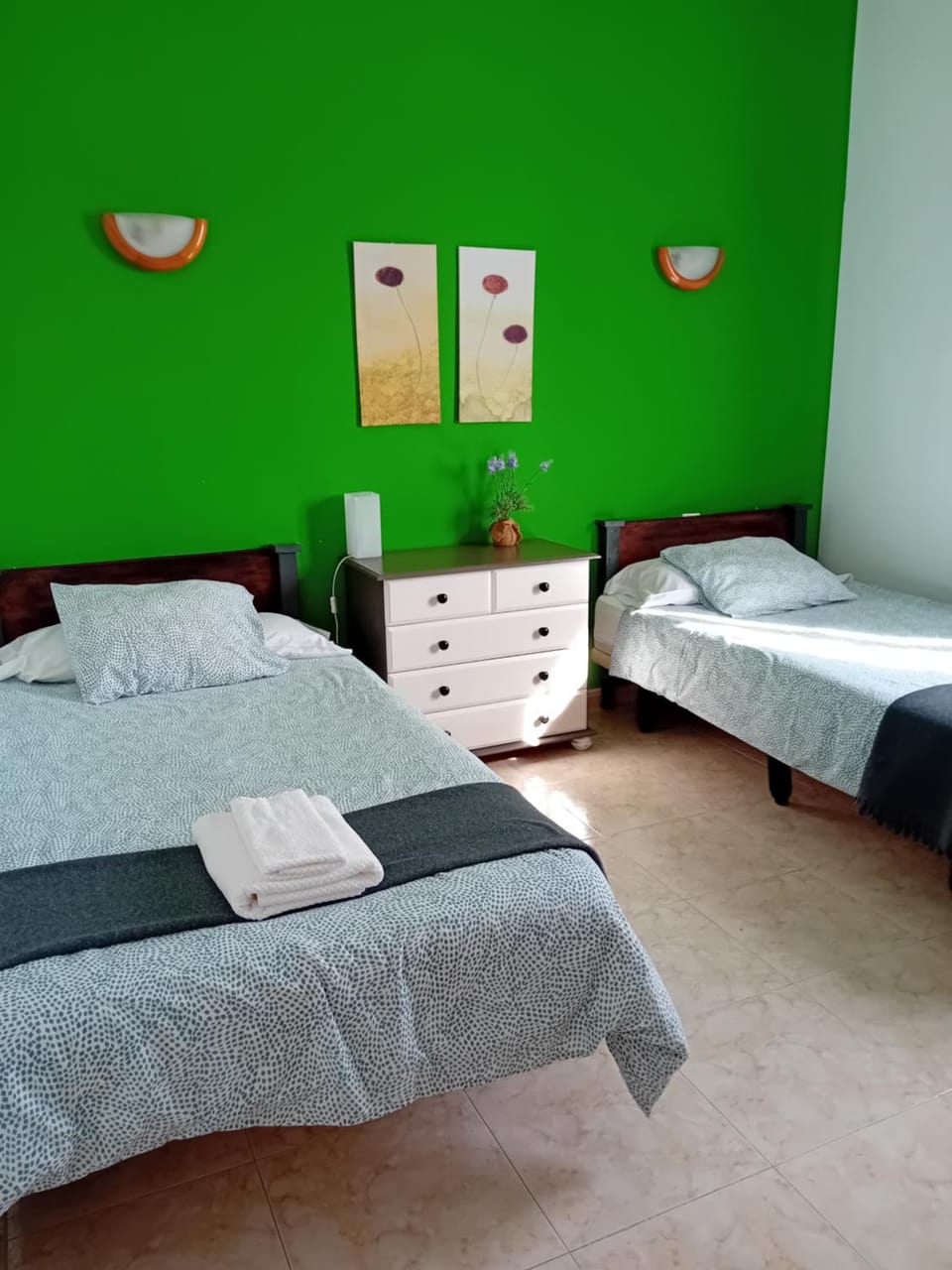 Photo of the whole room, Bedroom