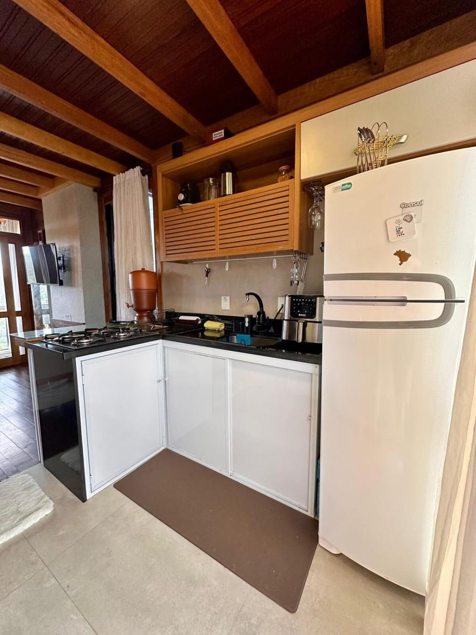 Kitchen or kitchenette, oven, pet friendly, stove