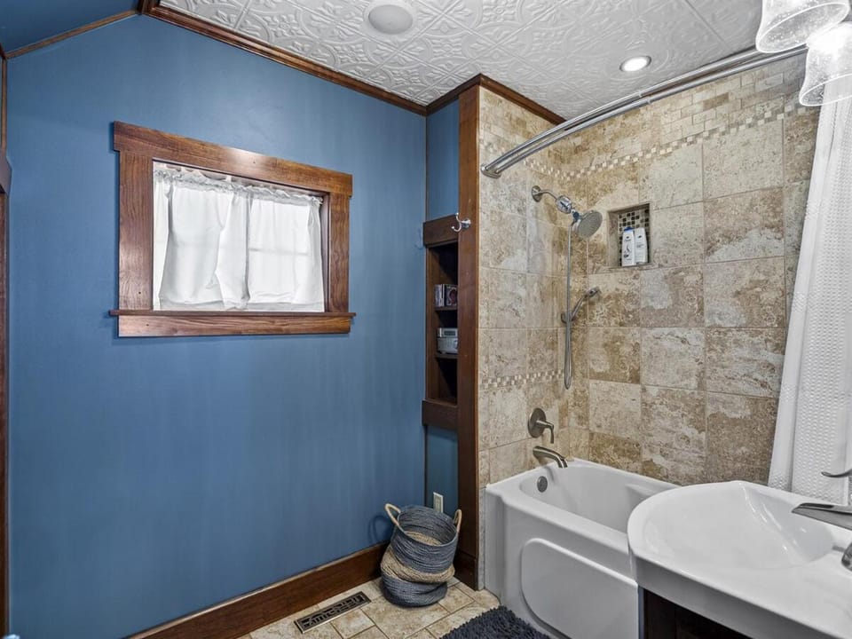 Bathroom, Bath