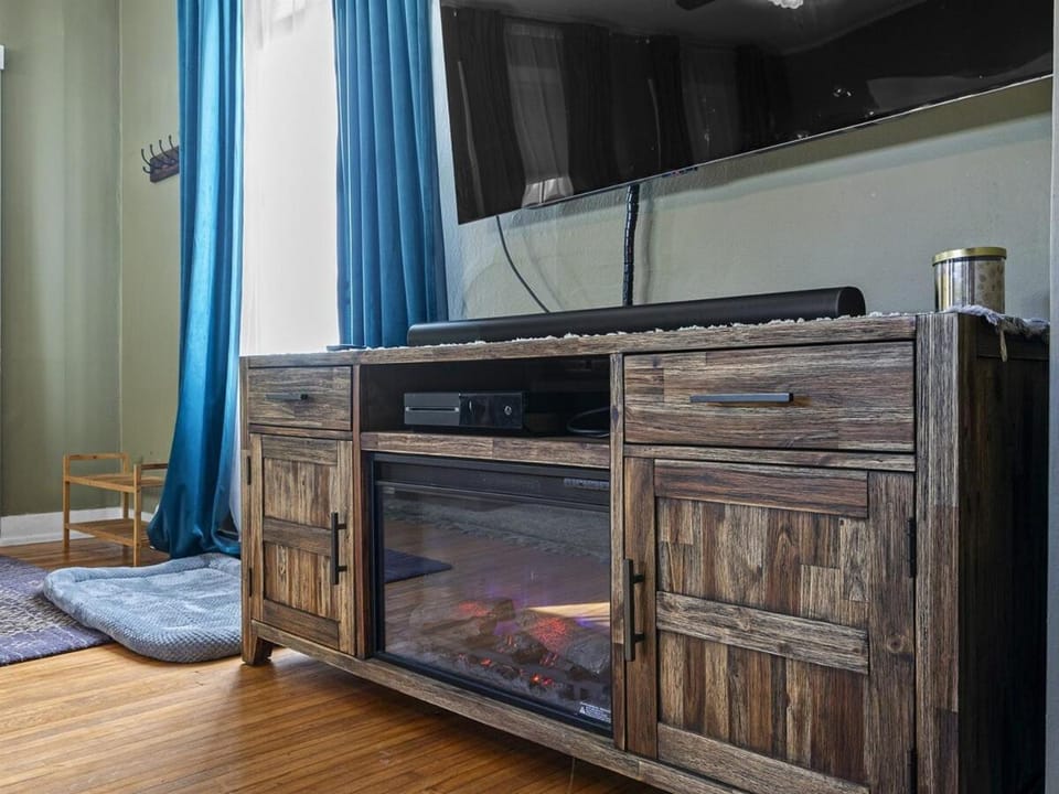 Living room, fireplace