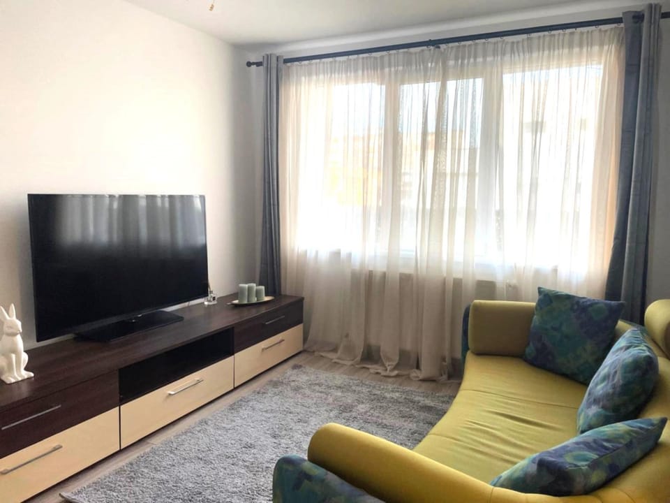 Communal lounge/ TV room, TV and multimedia, Living room, Seating area