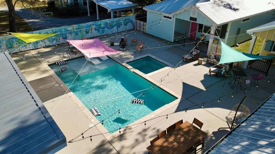 Pool view, Swimming pool