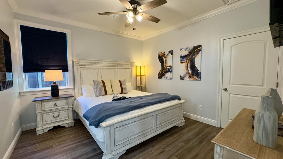 LaMaison Cotiere Coastal Retreat w Elegance House in Bay Saint Louis
