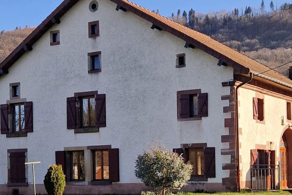Chevaux au Soleil House in Bourgogne-Franche-Comté