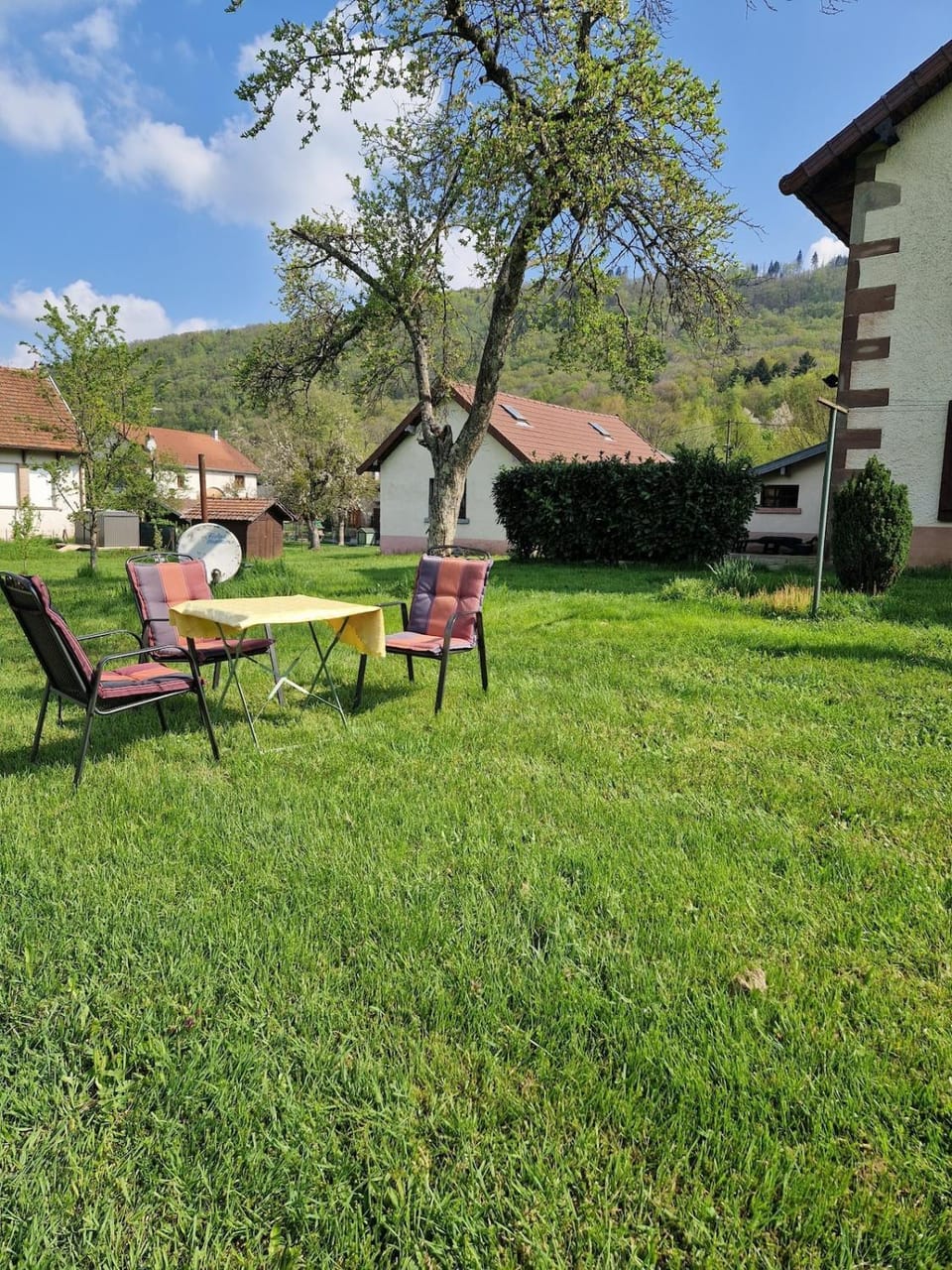 Chevaux au Soleil House in Bourgogne-Franche-Comté