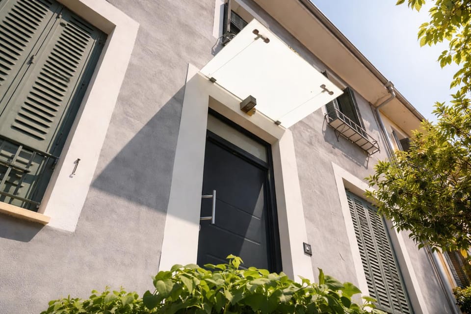 Property building, Day