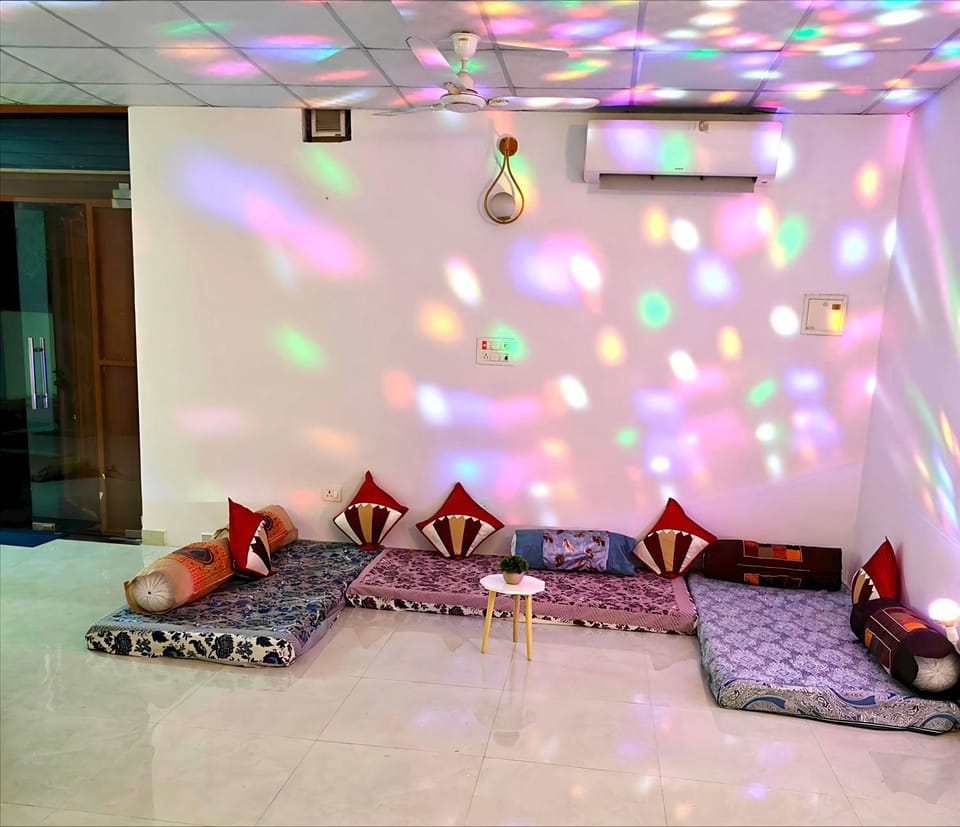A2 Vibes by JMD - Near Expo Mart - Relax & Hangout Villa in Haryana