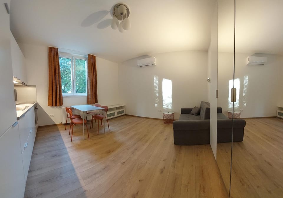 Kitchen or kitchenette, Living room