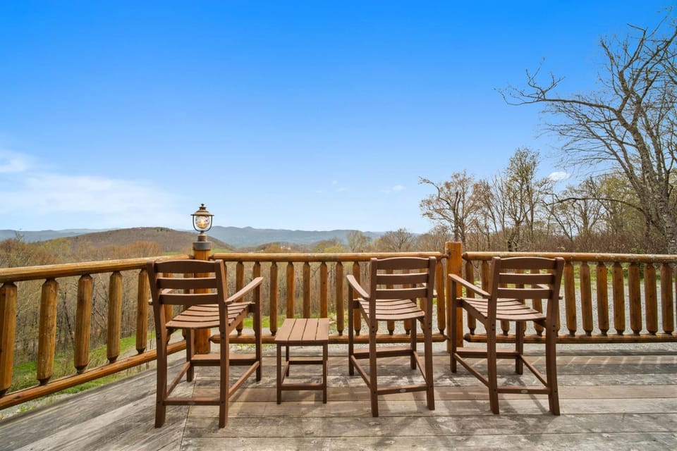 Sky Rock Lodge House in Beech Mountain
