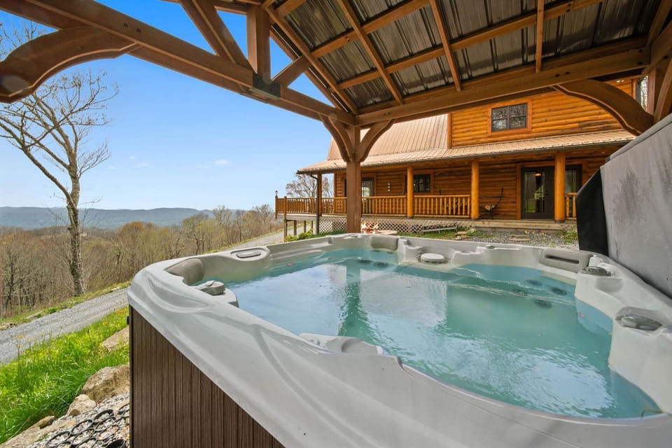 Sky Rock Lodge House in Beech Mountain
