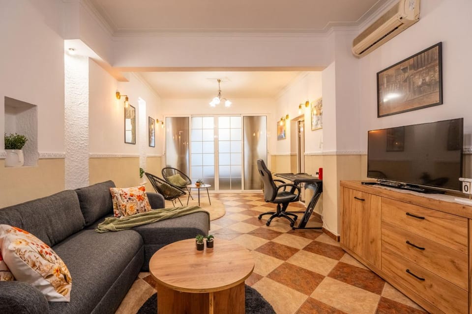 Communal lounge/ TV room, Living room