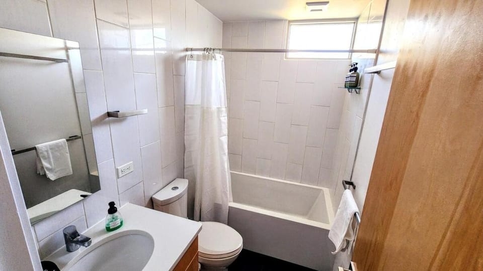 Shower, Toilet, Bathroom, Bath