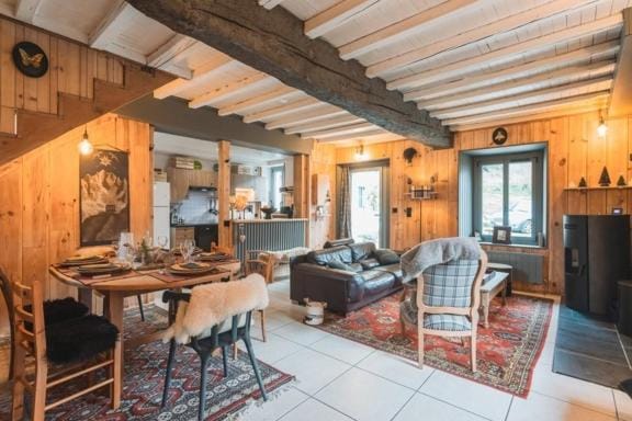Living room, Seating area, Dining area