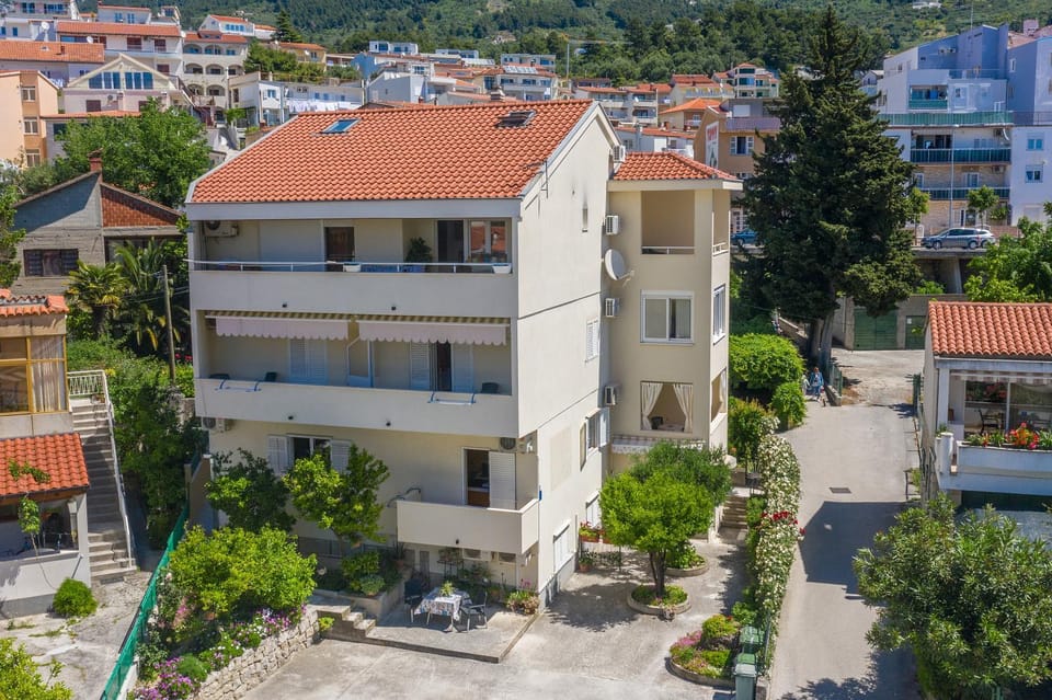 Property building, Location