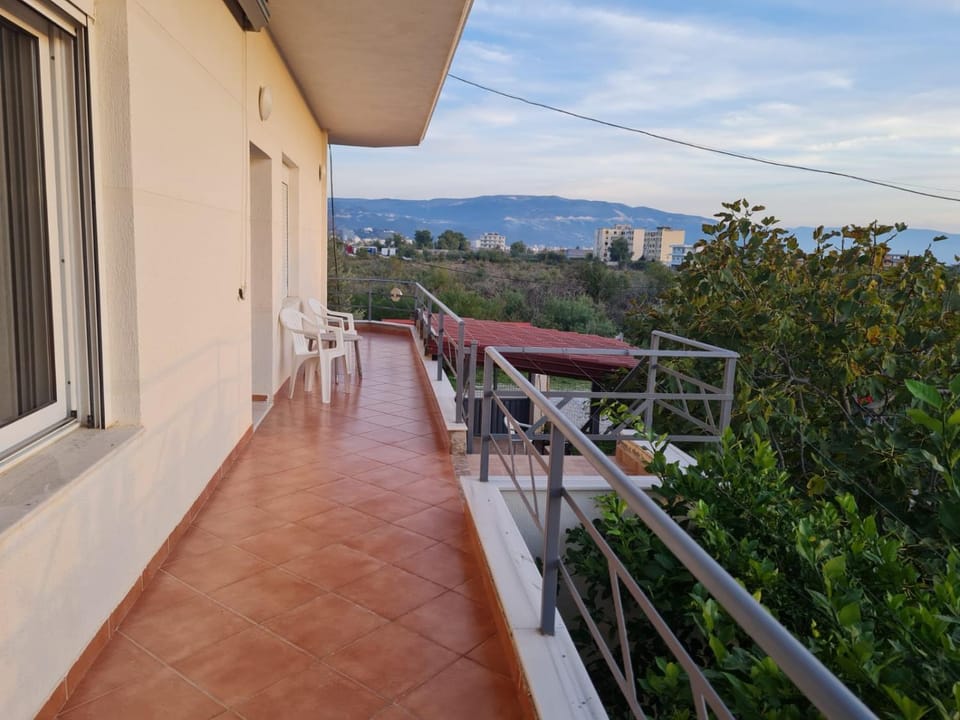 Balcony/Terrace, Mountain view