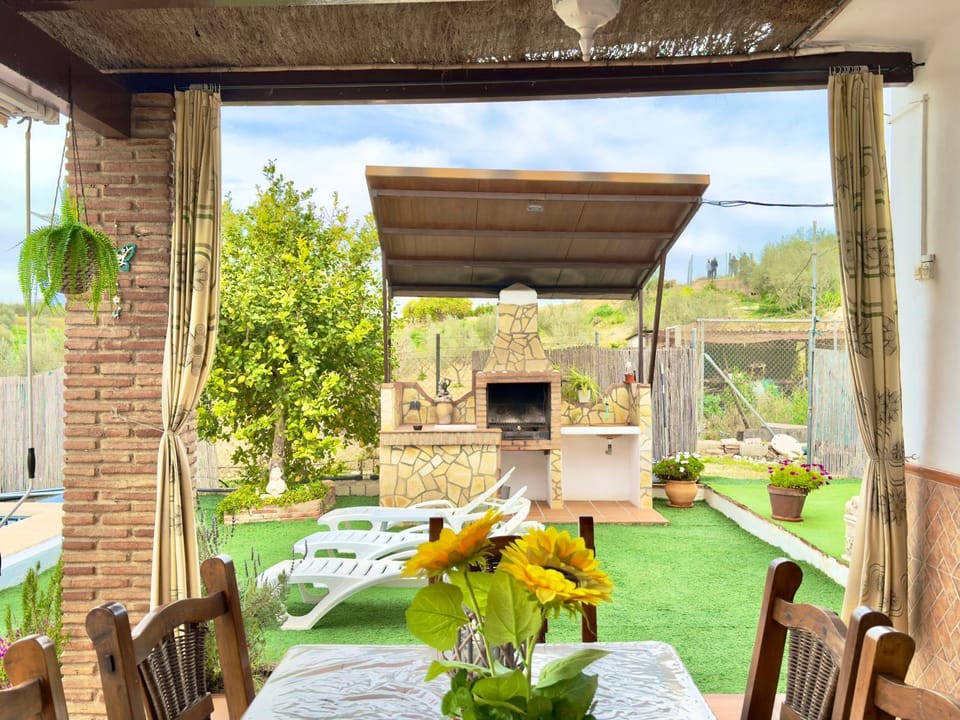 Day, Dining area, Garden view