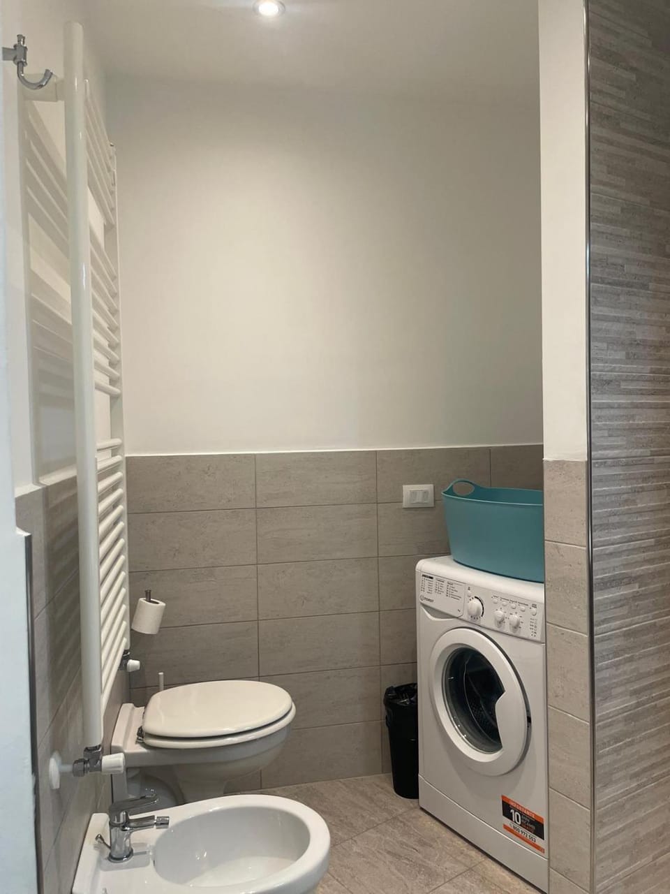 Toilet, Bathroom, washing machine