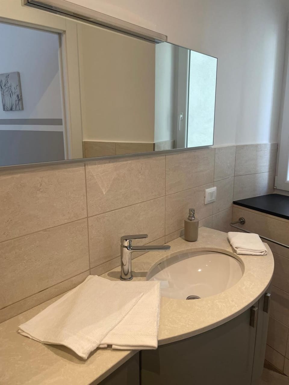 Bathroom, towels