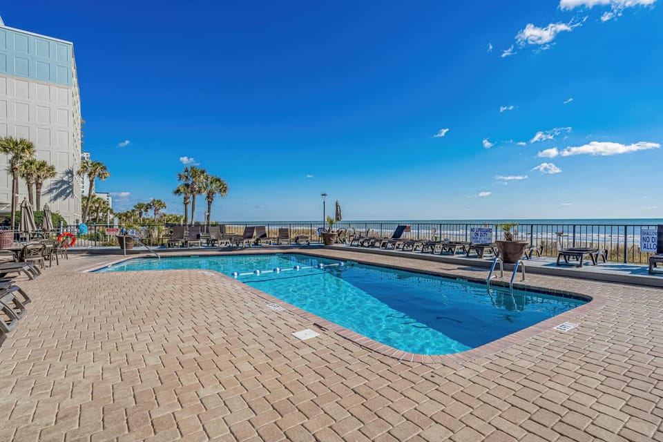 Compass Cove 759 - Oceanfront House in Myrtle Beach