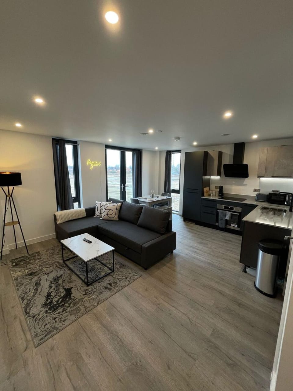 Kitchen or kitchenette, Living room, Seating area, Dining area, stove